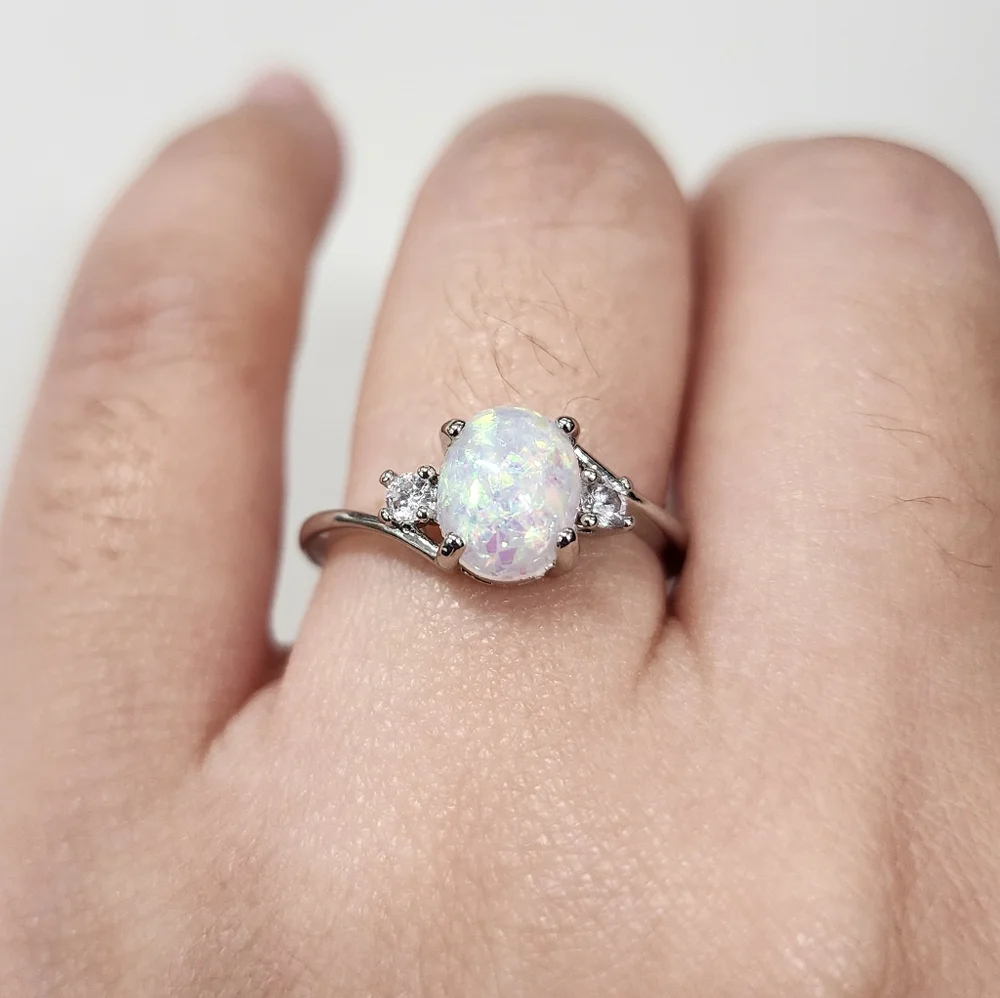 Sz 8 Exquisite Oval Faux Opal Ring Sparkling Cubic Zirconia Accents Silver-tone